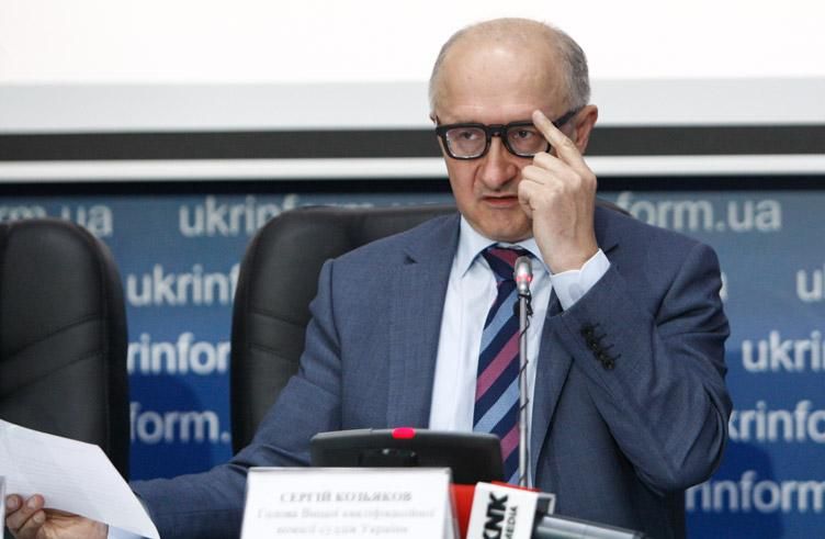 Напад із зеленкою на голову ВККС: затриманим оголосили підозри Напад із зеленкою на голову ВККС: затриманим оголосили підозри