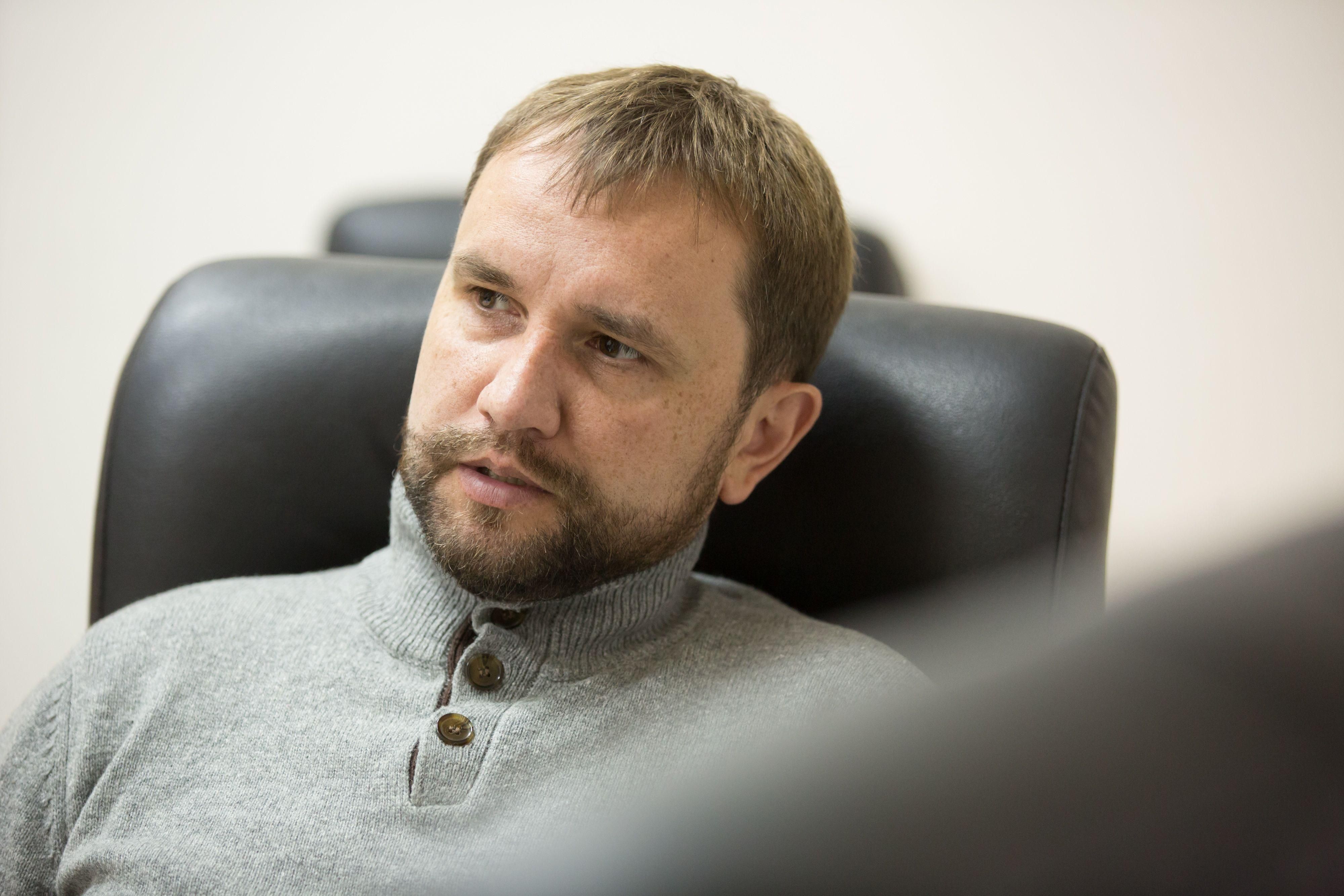 Скандал в Польше из-за тризуба на авто: появилась жесткая реакция Вятровича Скандал в Польше из-за тризуба на авто: появилась жесткая реакция Вятровича