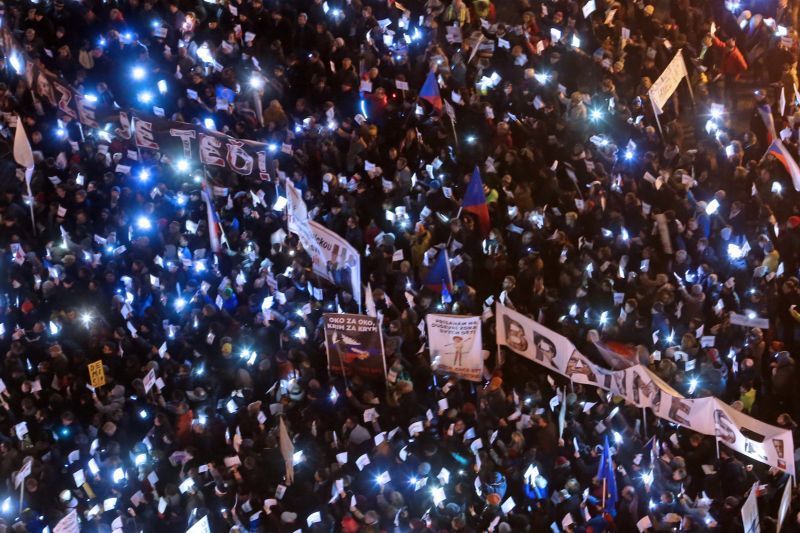 "Це не Росія": з'явилися фото та відео масових антиурядових протестів у Чехії