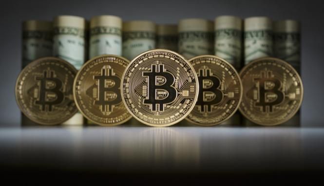Bitcoin впав нижче 4 тисяч доларів