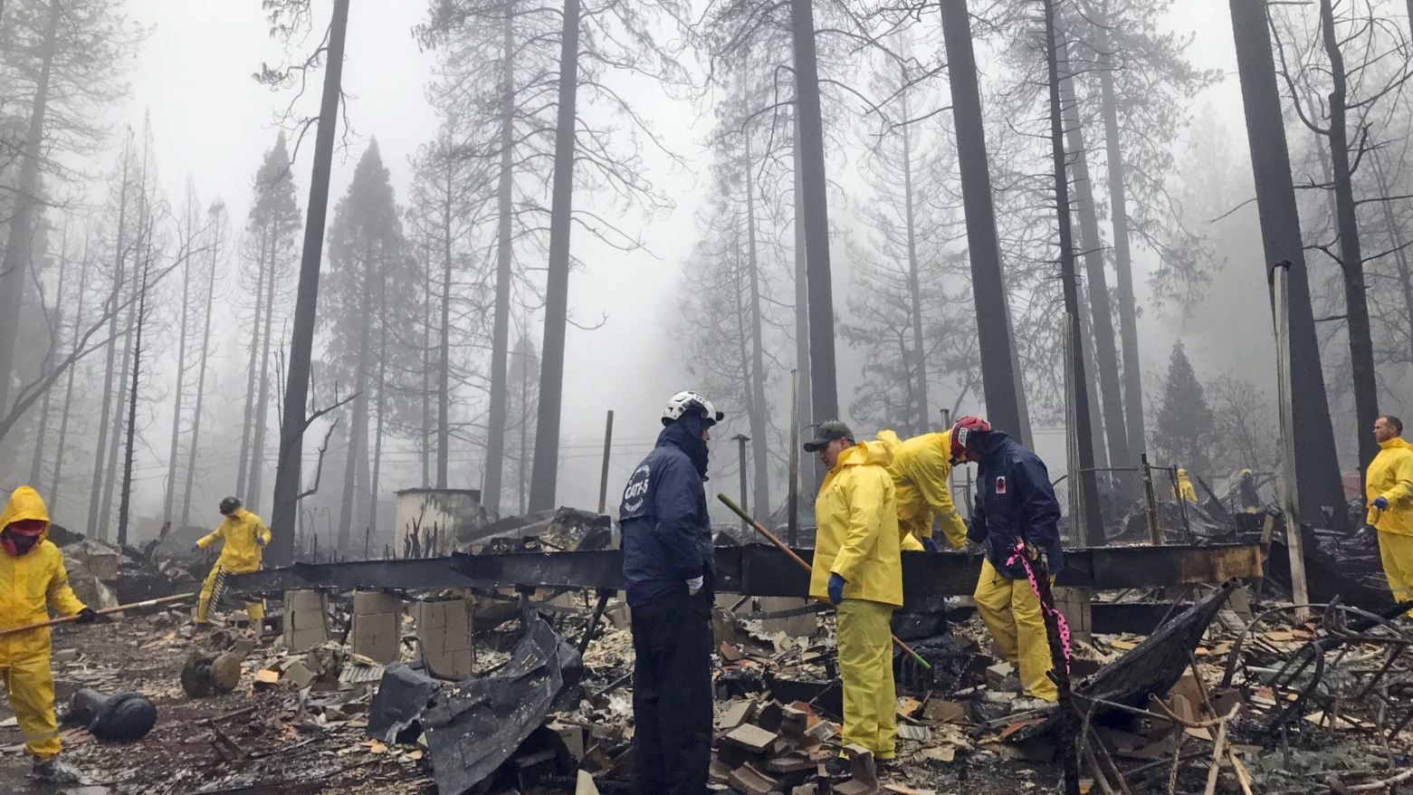 Масштабні пожежі у Каліфорнії: понад 400 осіб залишаються зниклими безвісти