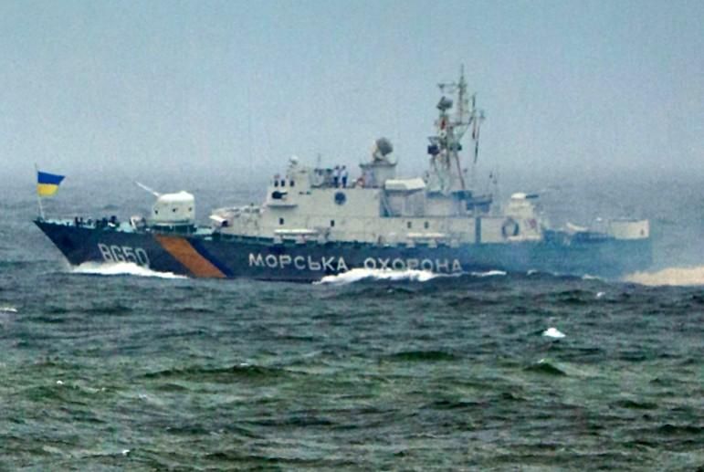 ФСБ подтвердила обстрел и задержание трех украинских кораблей