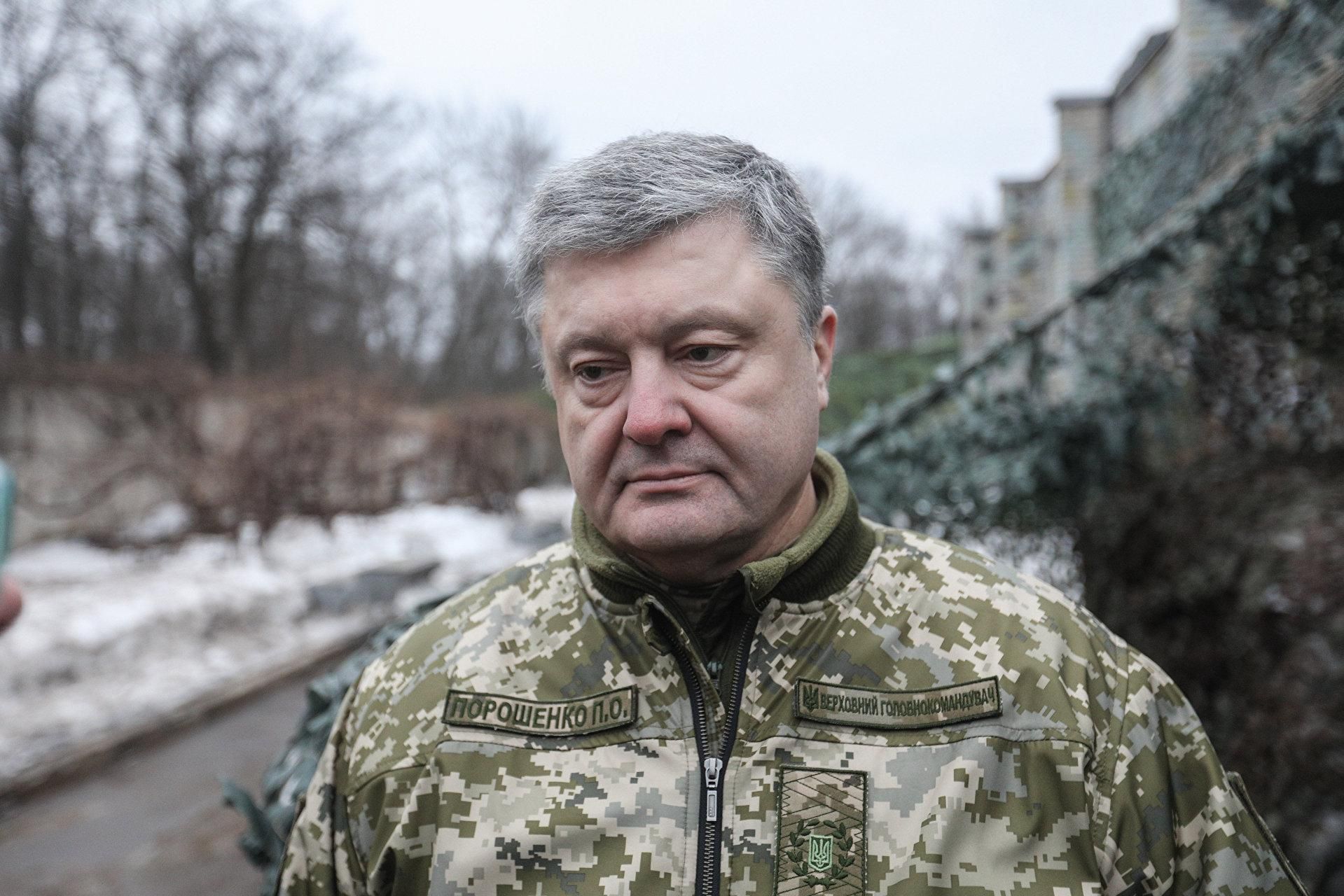 Введення воєнного стану: які свободи українців пропонує обмежити Порошенко