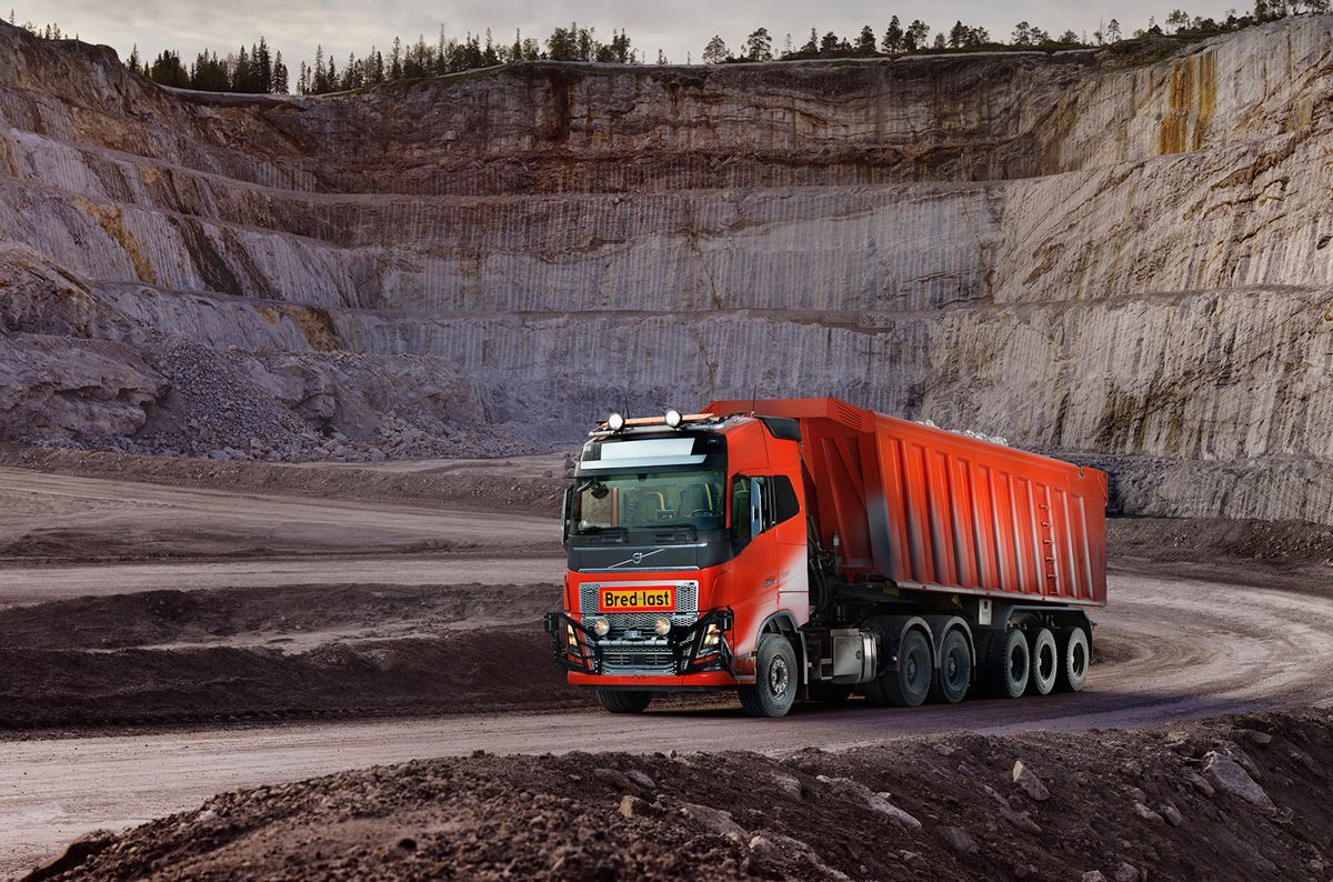 Безпілотним вантажівкам Volvo Trucks знайшли перше комерційне використання 