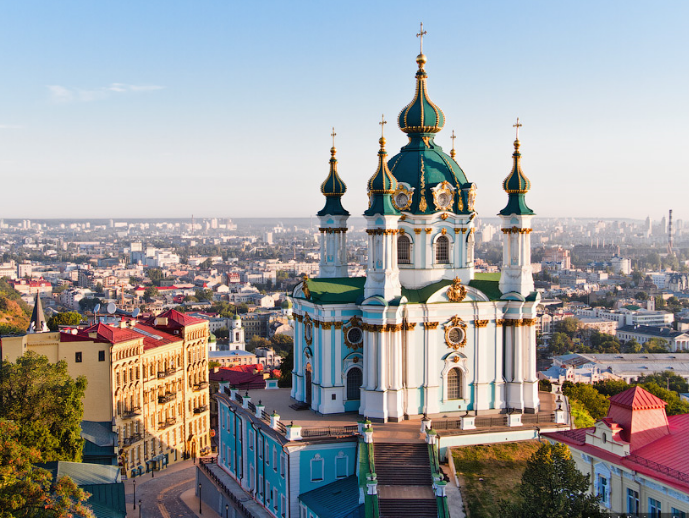 Чи вплине введення воєнного стану на створення Єдиної помісної церкви