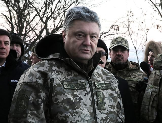 Порошенко розповів, чому вирішив ввести воєнний стан в Україні Порошенко розповів, чому вирішив ввести воєнний стан в Україні