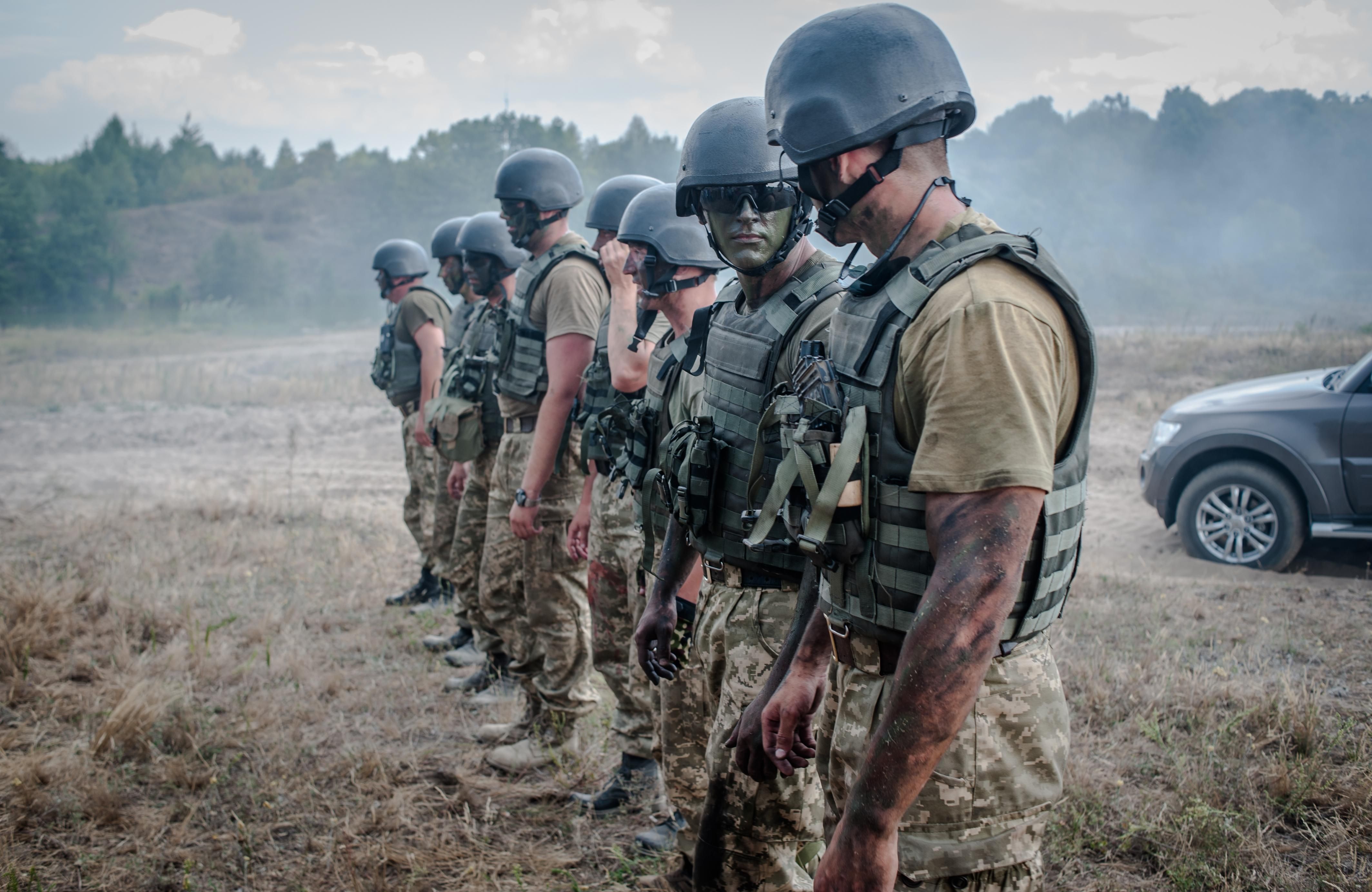 Воєнний стан в Україні: Парубій підписав відповідний закон – тепер слово за Порошенком 