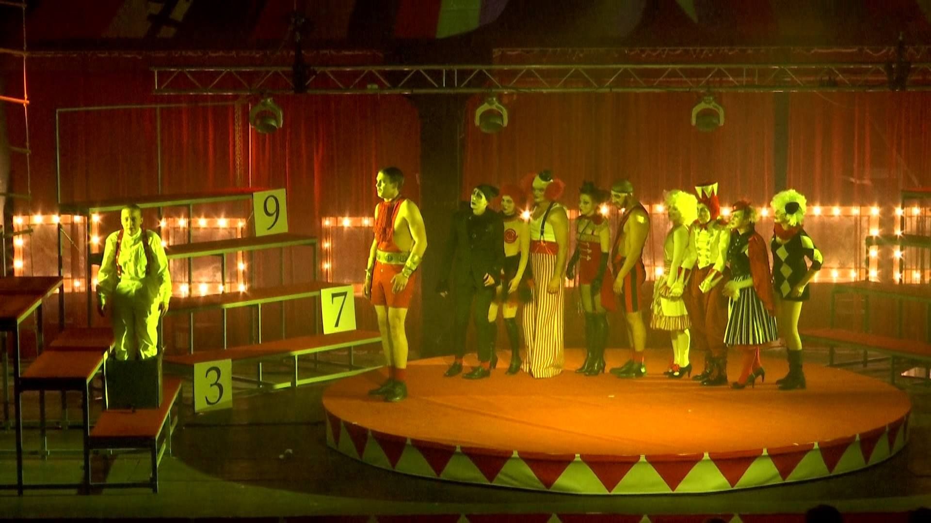 "Шістка аплодує кожній владі": пророчі "Номери" Сенцова побачили перші українські глядачі "Шістка аплодує кожній владі": пророчі "Номери" Сенцова побачили перші українські глядачі