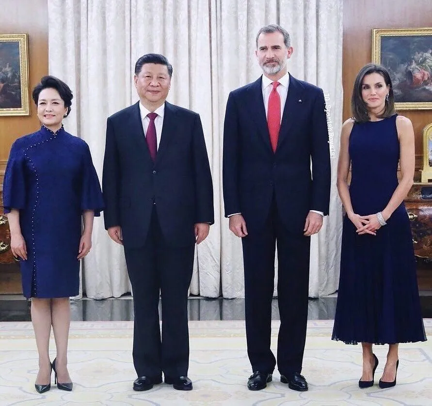 Президент Китаю з дружиною та королівська сім'я Іспанії