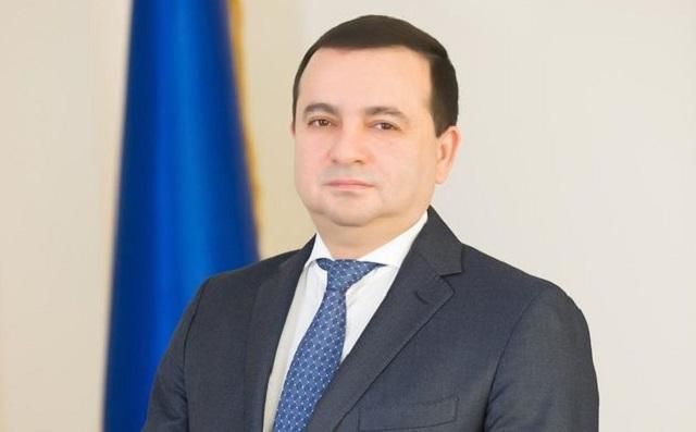 Голова ДАБІ погорів на липовому дипломі про вищу освіту Голова ДАБІ погорів на липовому дипломі про вищу освіту