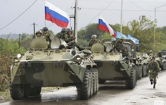 Россия стянула к границе с Украиной 80 тысяч военных, – советник главы МВД