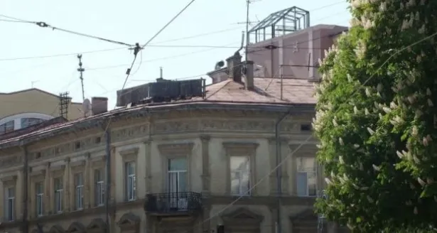 Надбудова готель Львів