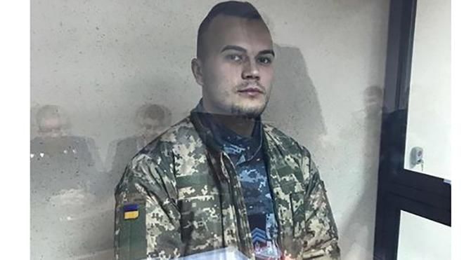 На "суді" у Криму український моряк змусив окупантів надати йому перекладача з російської На "суді" у Криму український моряк змусив окупантів надати йому перекладача з російської