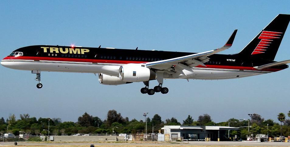 Літак Трампа зіткнувся з іншим авіалайнером Літак Трампа зіткнувся з іншим авіалайнером