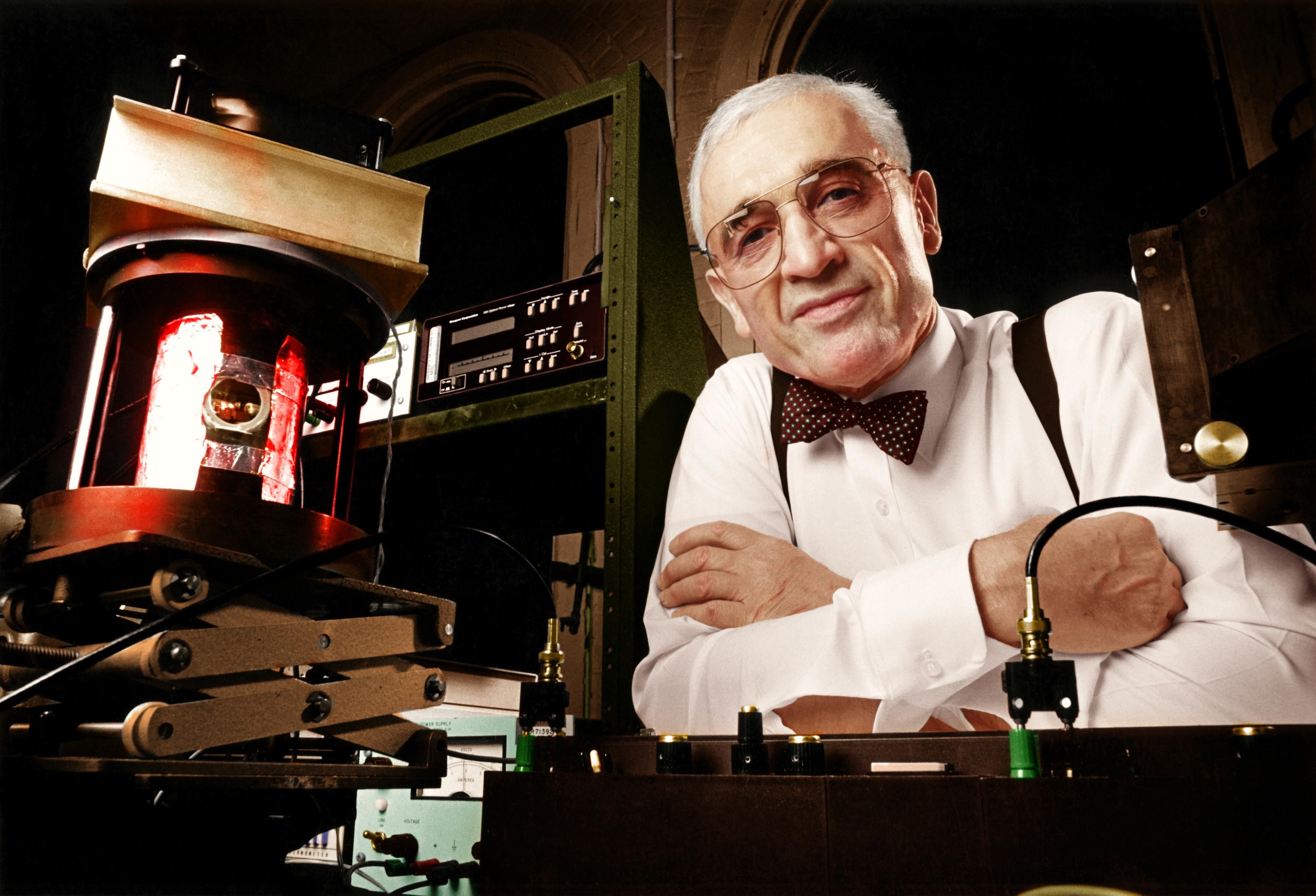 Українець, який здійснив революцію в освітленні Українець, який здійснив революцію в освітленні