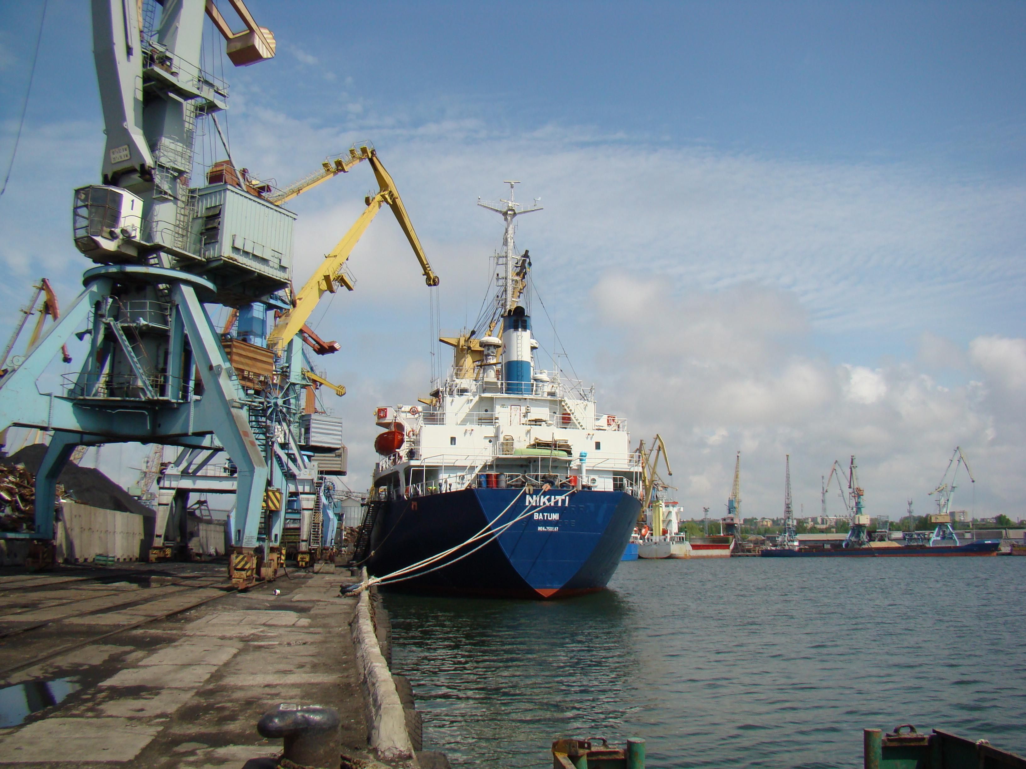 Конфлікт у Азовському морі: що відбувається у портах Маріуполя та Бердянська Конфлікт у Азовському морі: що відбувається у портах Маріуполя та Бердянська