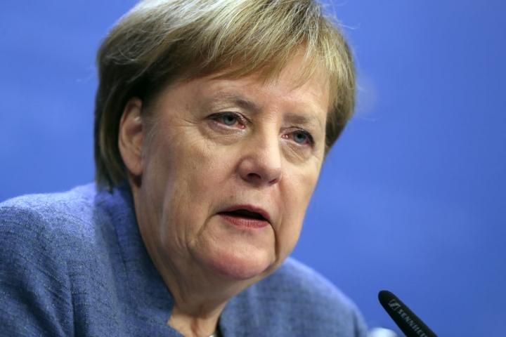 Самолет с Ангелой Меркель совершил вынужденную посадку: канцлер прокомментировала причину