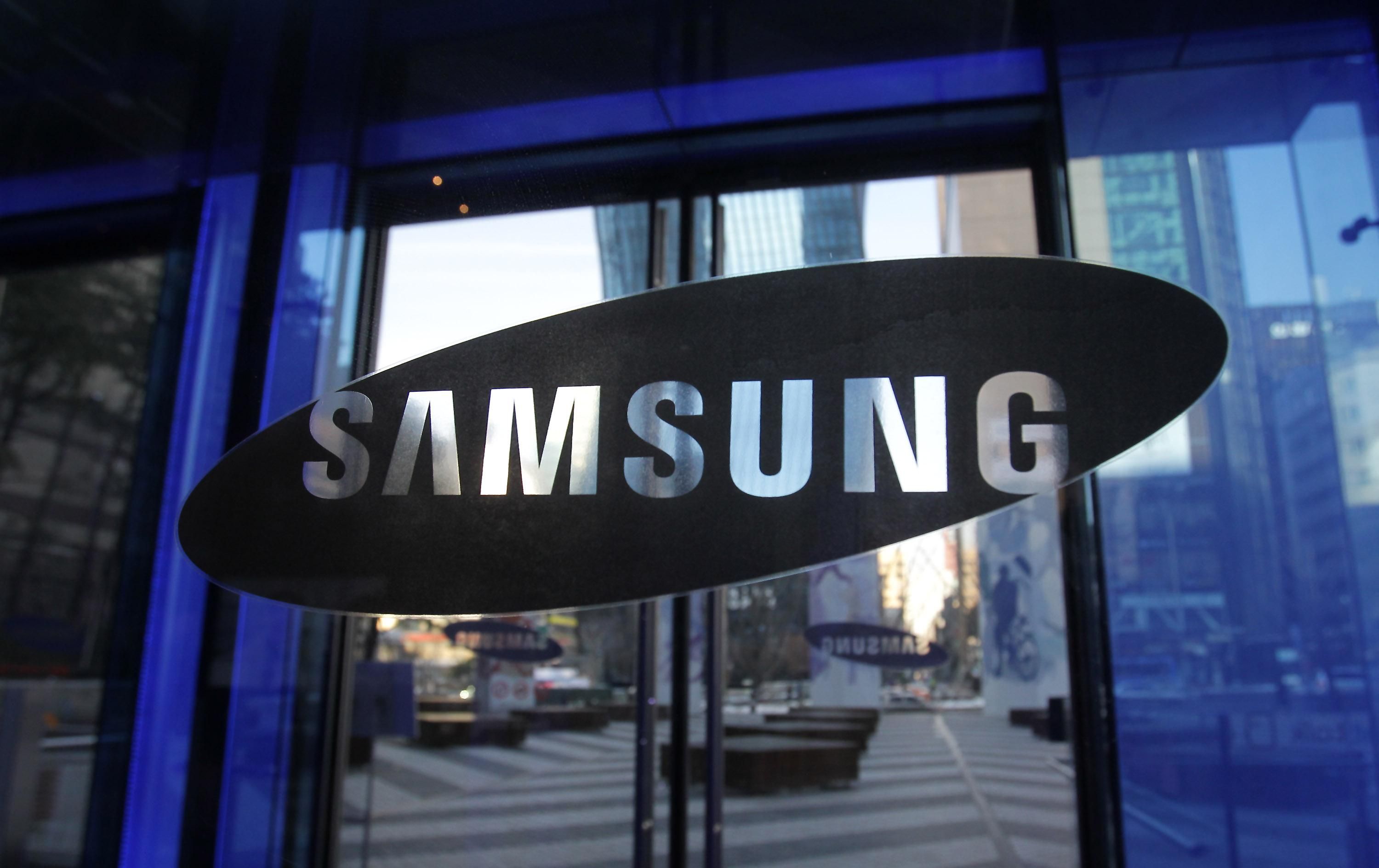 Samsung Galaxy S10: сканер отпечатков к смартфону разработают сразу несколько компаний