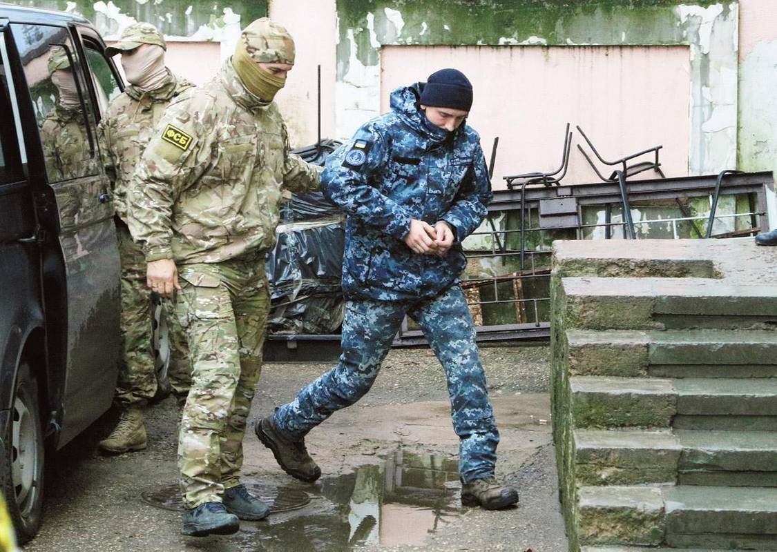 Часть украинских моряков доставили в СИЗО, а часть – в больницу Москвы