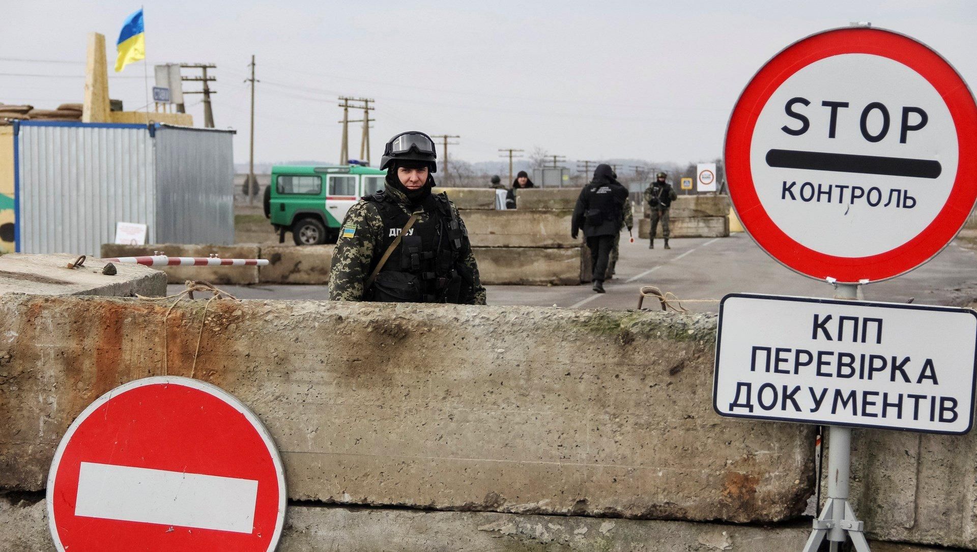 Через воєнний стан на окупований Донбас обмежили в’їзд іноземців