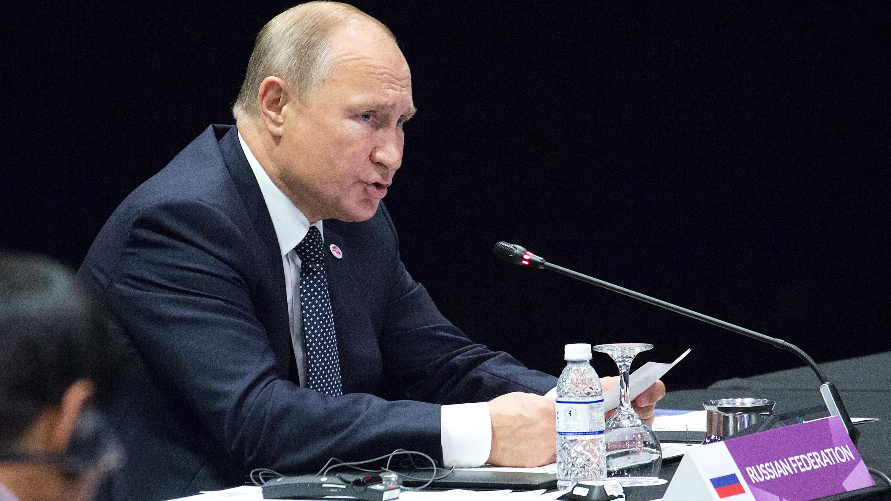 "Відбудеться, але "на ногах": у Кремлі досі запевняють, що Трамп зустрінеться із Путіним