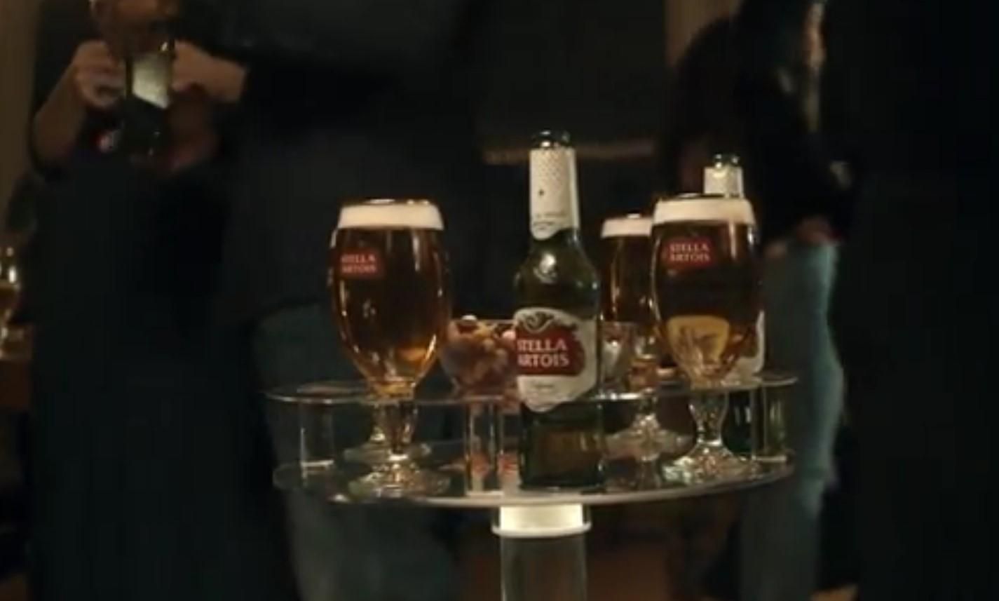 Stella Artois продає "робота-бармена"