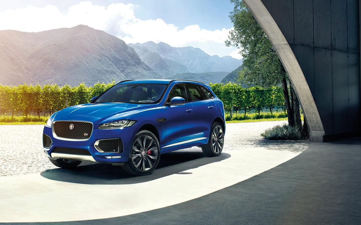 Автомобили Jaguar Land Rover будут бороться с укачиванием пассажиров Автомобили Jaguar Land Rover будут бороться с укачиванием пассажиров