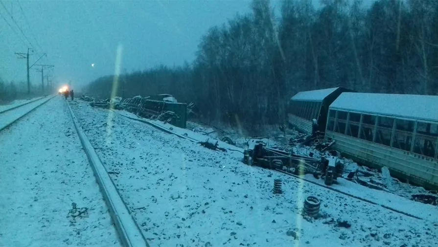 Росія аварія потяг зійшов з рейок
