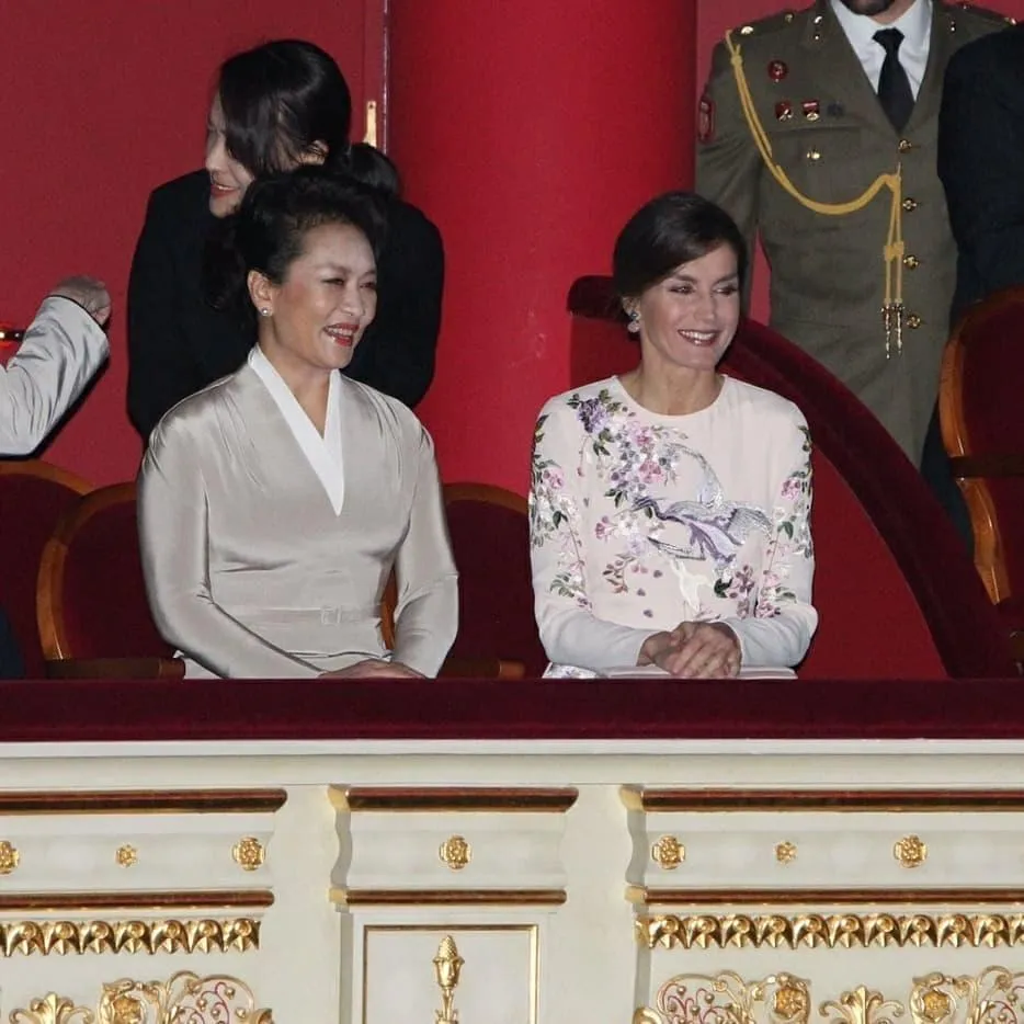 Королева Летиція приймає дружину президента Китаю