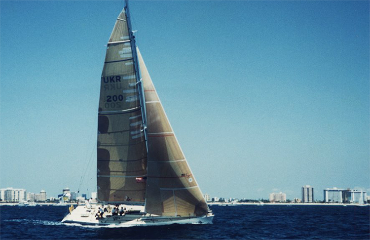 Як українська яхта попри жахливі перешкоди здійснила навколосвітню подорож Як українська яхта попри жахливі перешкоди здійснила навколосвітню подорож