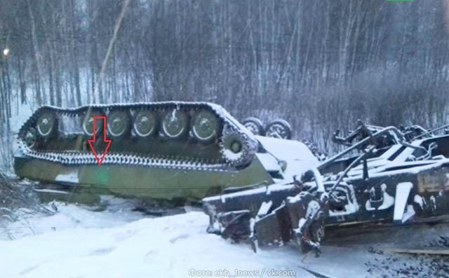 Аварія потяга в Росії: на військовій техніці помітили ознаки, як у тієї, що воює на Донбасі Аварія потяга в Росії: на військовій техніці помітили ознаки, як у тієї, що воює на Донбасі