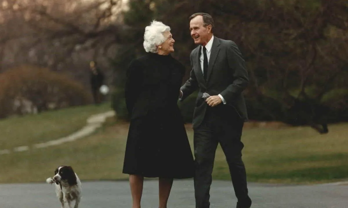 Джордж Буш з дружиною Барбарою