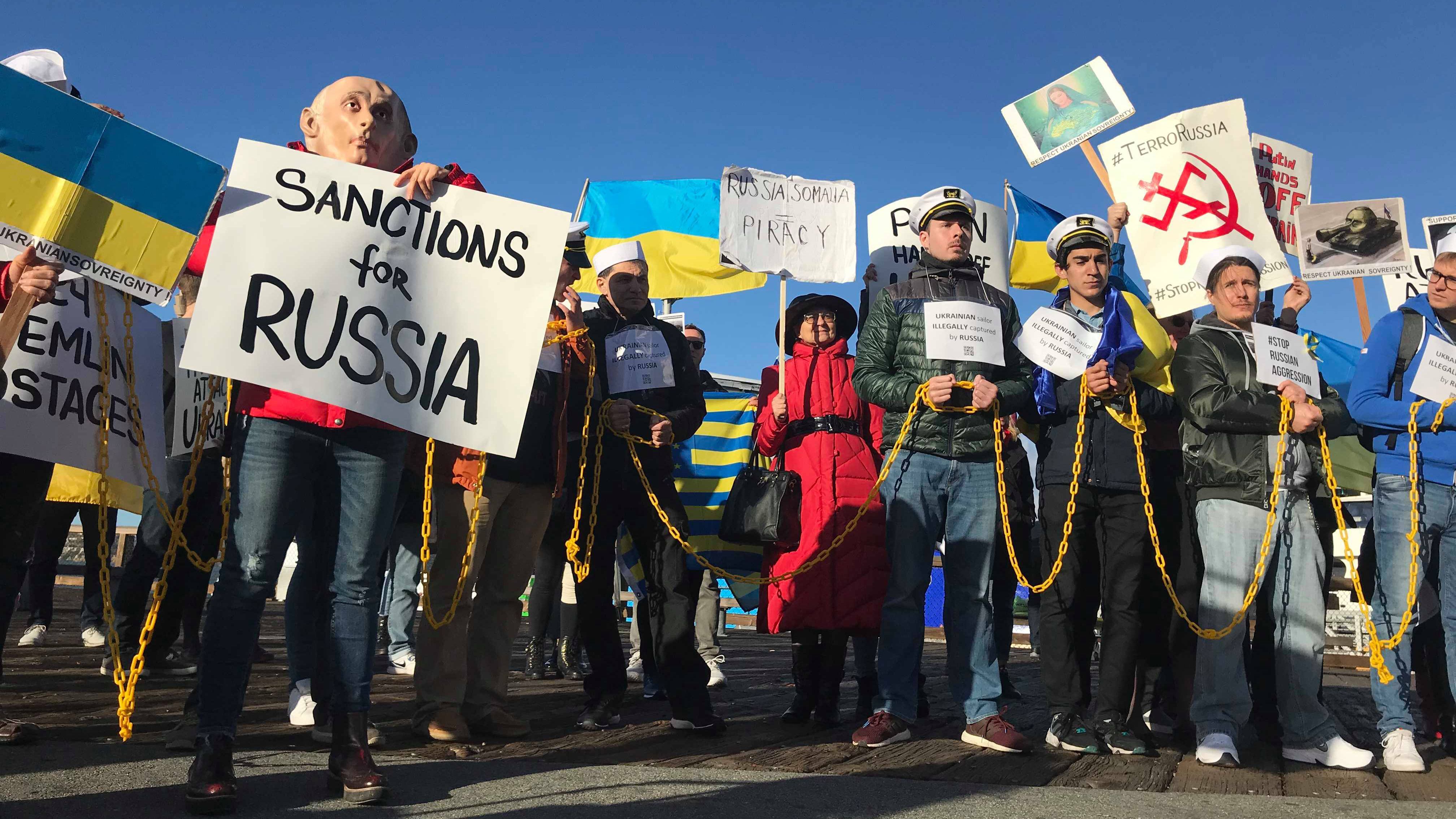 "Стоп, Адольф Путін!": у Сан-Франциско відбулась масштабна акція за звільнення полонених моряків