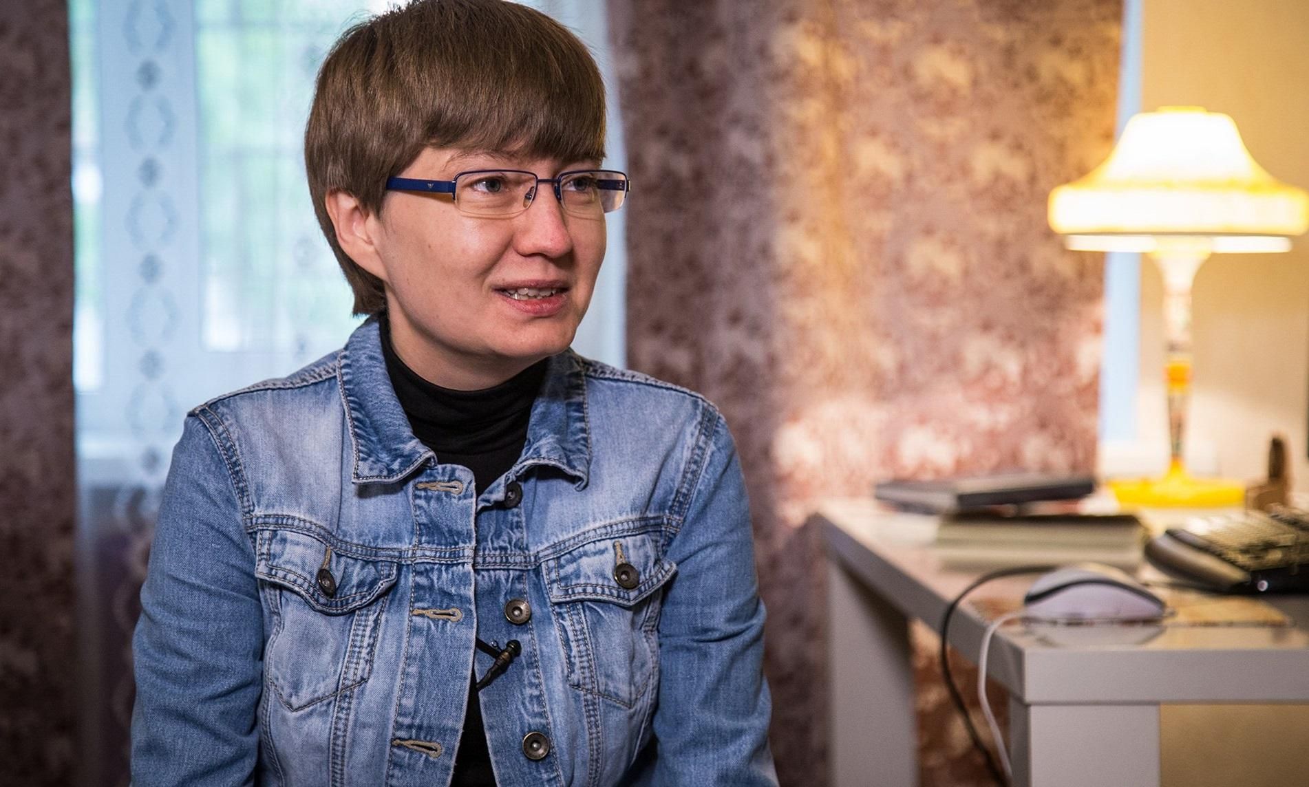 "Почуваюся нікчемою": сестра Сенцова розповіла про бюрократичне пекло з міграційною службою