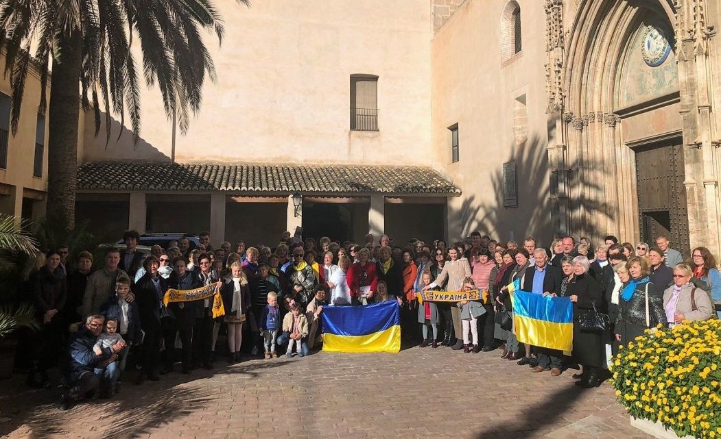 У кількох містах Іспанії вимагали свободи для захоплених українських моряків: яскраві фото