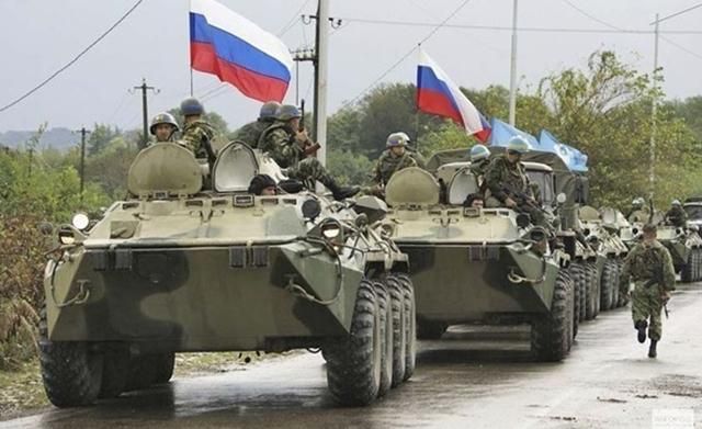 Росія різко збільшила чисельність військ вздовж кордону з Україною, – Порошенко