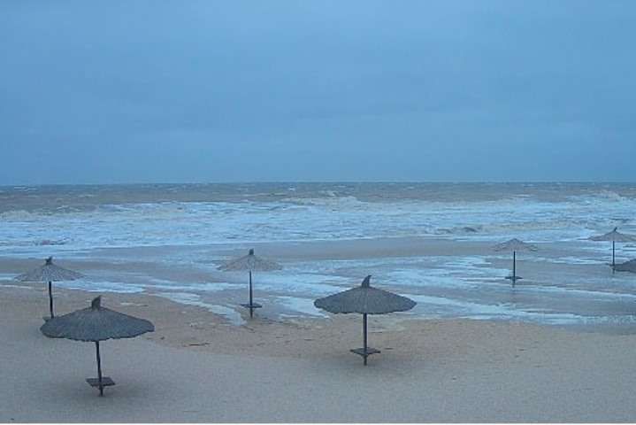 Курортну Кирилівку накрив сильний шторм: фото, відео Курортну Кирилівку накрив сильний шторм: фото, відео