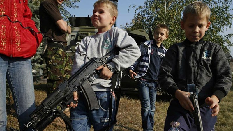В ОРДЛО 9-летних детей учат ненавидеть Украину и стрелять: возмутительные детали