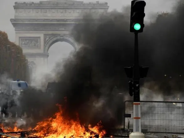Протести в Парижі