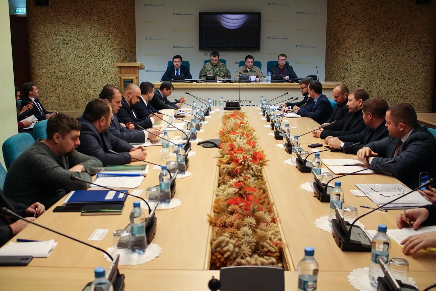 Міноборони, Омелян, військова форма, Мінінфраструктури, воєнний стан Міноборони, Омелян, військова форма, Мінінфраструктури, воєнний стан