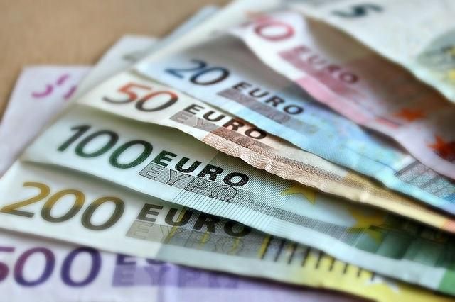 Готівковий курс валют на 4 грудня 2018: курс долару та євро