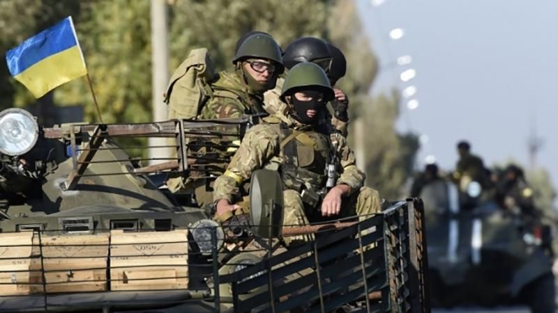 Сутки на Донбассе один военный погиб, а еще трое получили ранения