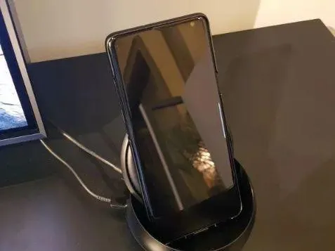 Samsung 5G-смартфон Samsung 5G-смартфон