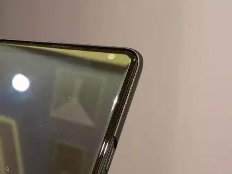 Samsung 5G-смартфон Samsung 5G-смартфон