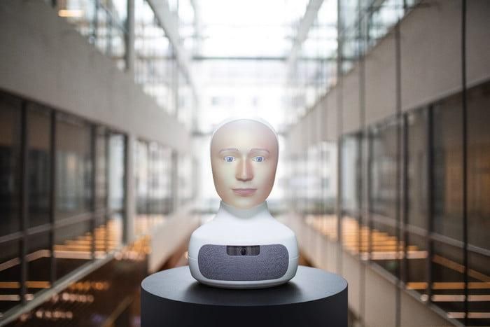 В Швеції створили першого в світі соціального робота: що він вміє В Швеції створили першого в світі соціального робота: що він вміє