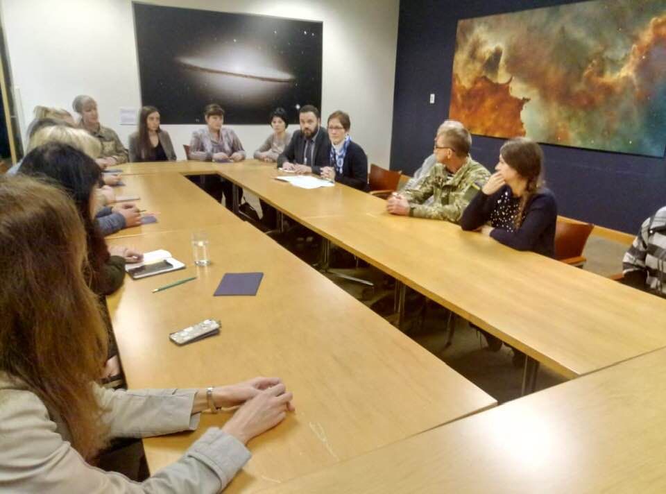 Семьи пленных украинских моряков встретились с послом США