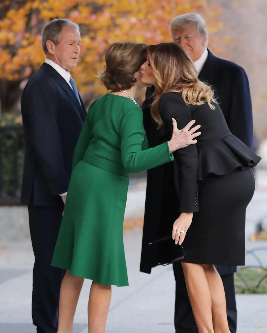 Меланія Трамп і Лора Буш Меланія Трамп і Лора Буш