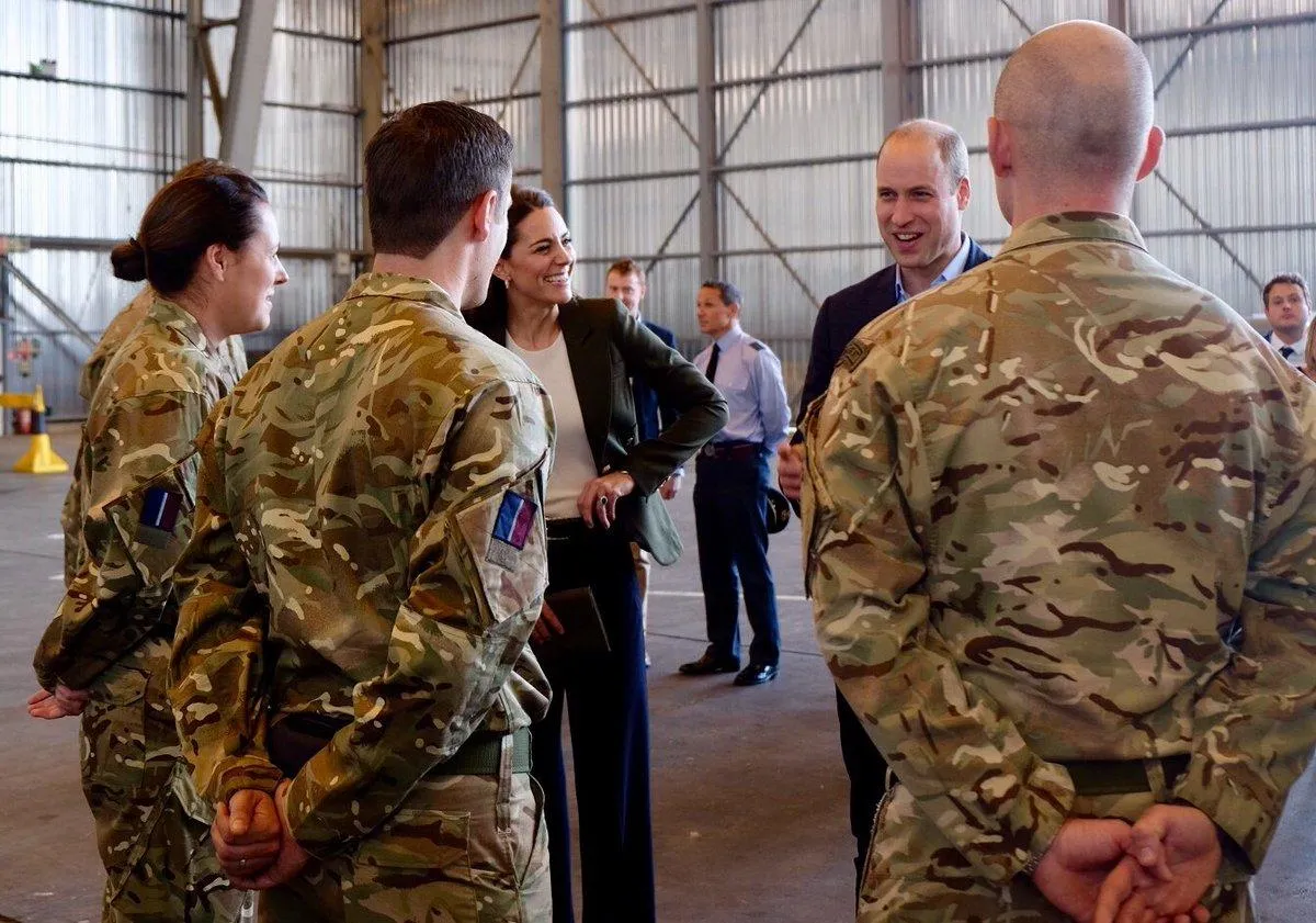 Кейт Міддлтон і принц Вфльям відвідали військових на Кіпрі