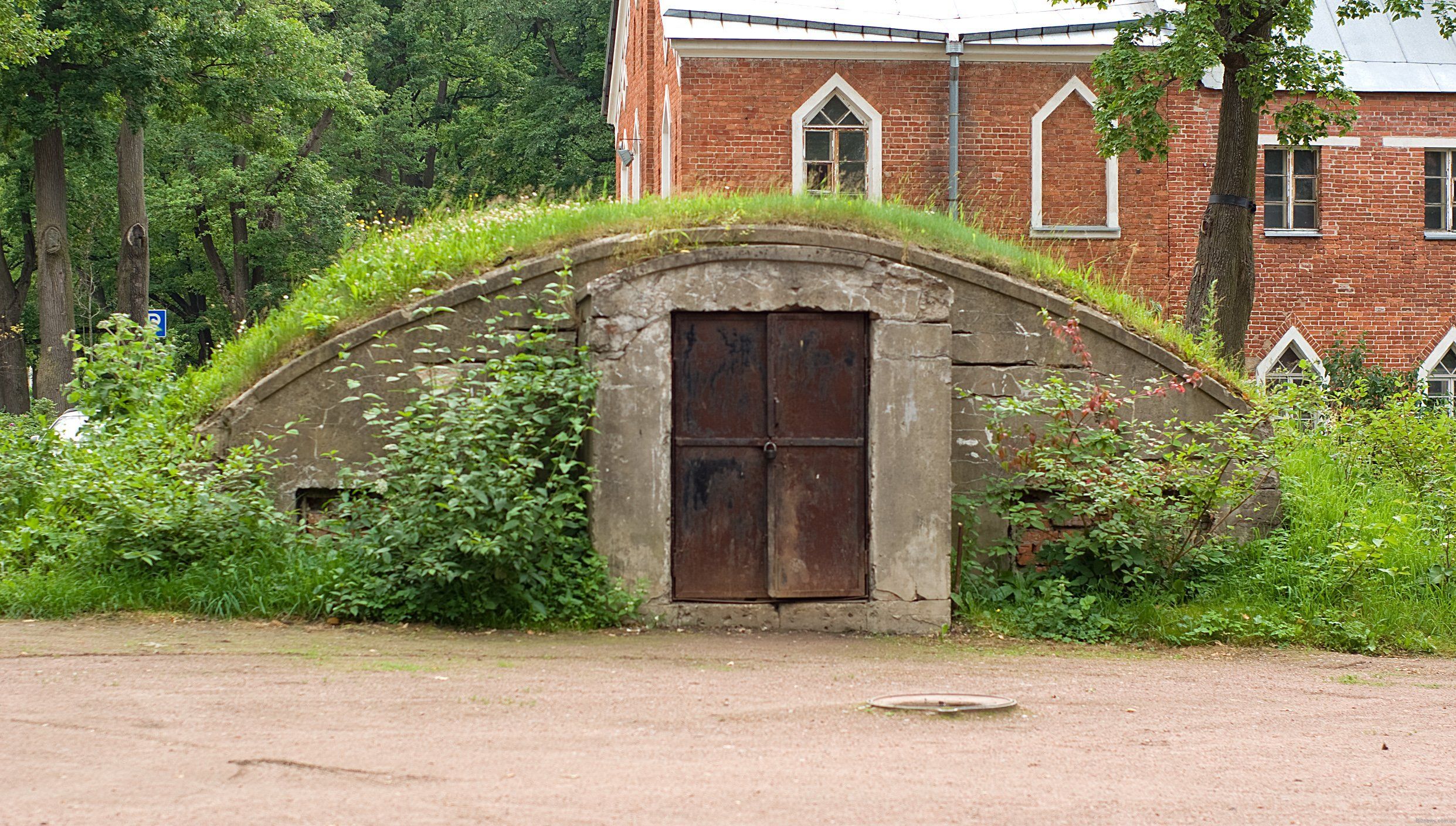Впервые с 2014 года в Украине проведут масштабные проверки бомбоубежищ Впервые с 2014 года в Украине проведут масштабные проверки бомбоубежищ