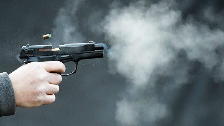 У харківському супермаркеті застрелили чоловіка, який напав на поліцейського з ножем